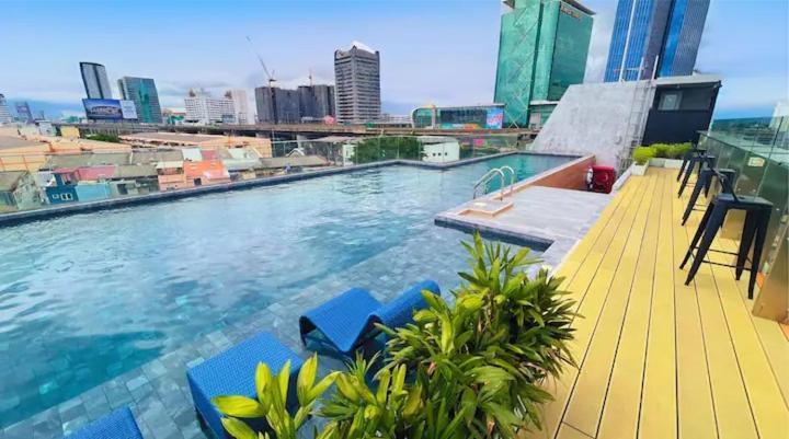 De Botan Bangna Hotell Bangkok Eksteriør bilde